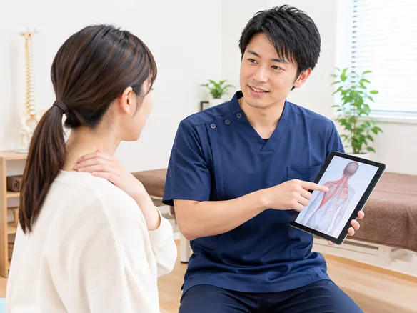 足立区保木間の中村接骨院でカウンセリングを受ける様子
