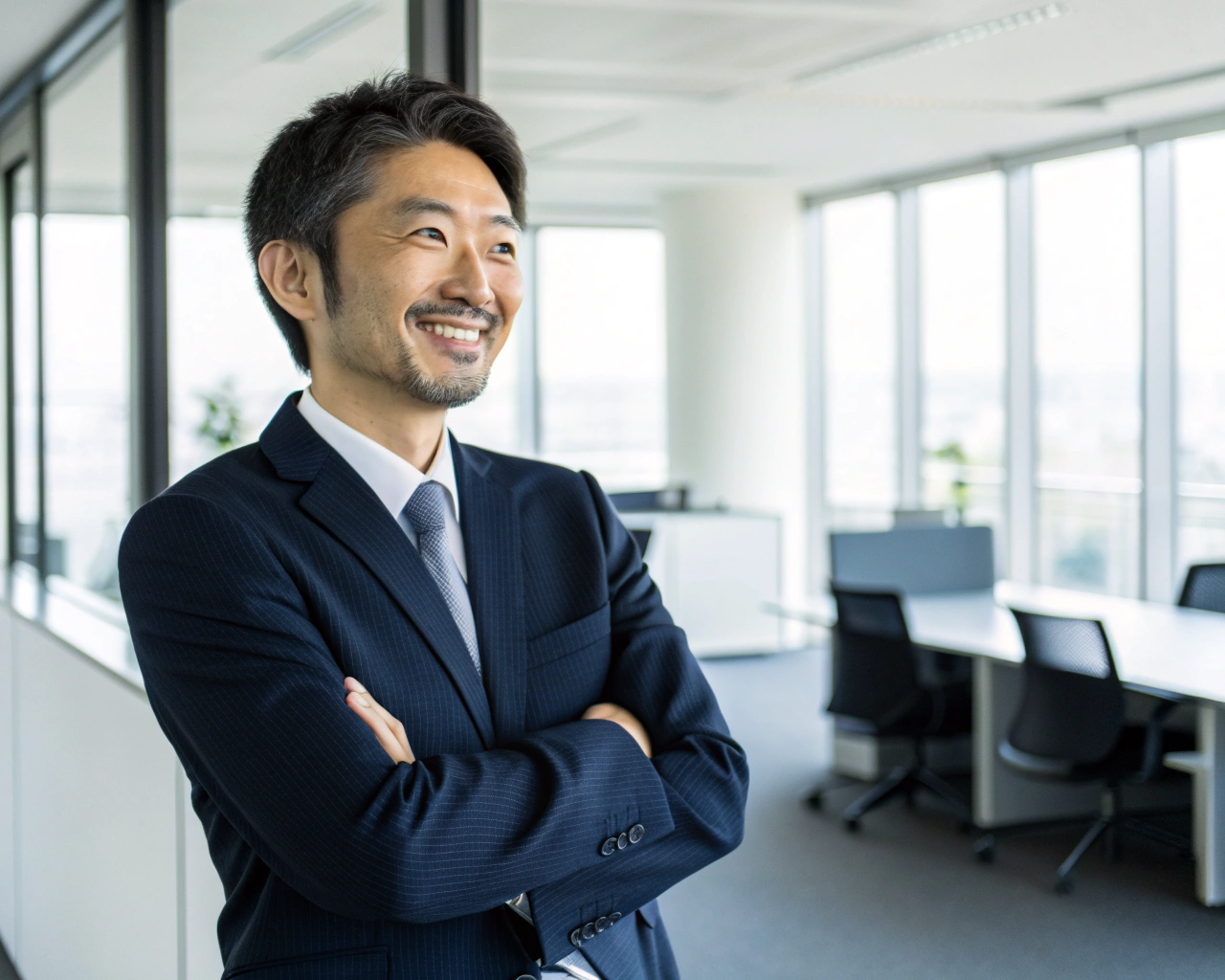 ビジネスマンらしい爽やかな髪型の男性